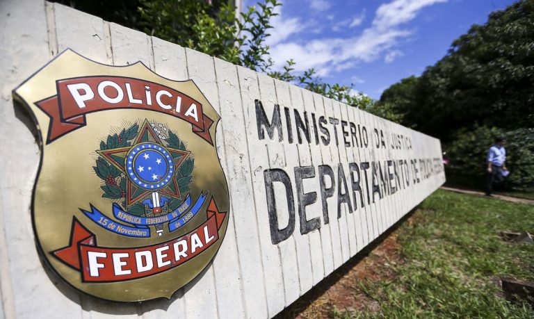 Polícia Federal retoma prazos migratórios a partir de novembro, mas lacunas preocupam